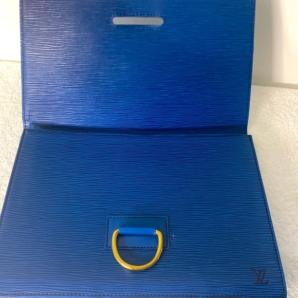 Authentic Louis Vuitton Epi Jena Blue Clutch - Picture 5 of 9